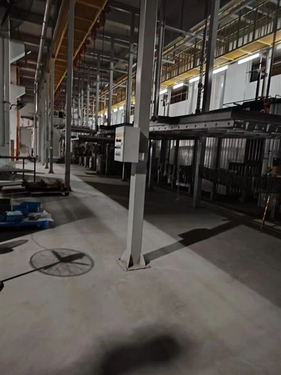 Nestemäinen pinnoituslinja